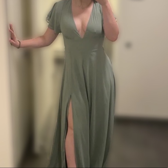 SAGE GREEN Lulu’s flutter sleeve lined maxi dress, size medium, only worn once - Picture 4 of 8